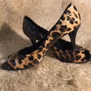 Michelle D peep toe pumps. Sz 9